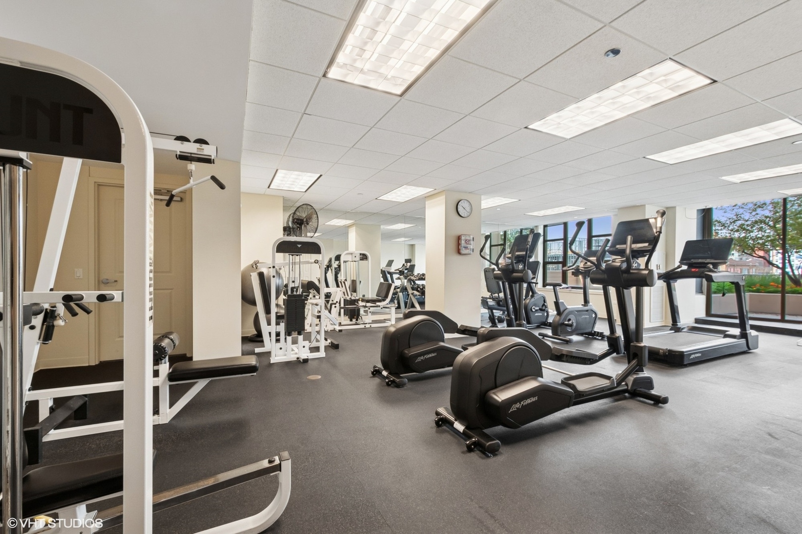 200 N Jefferson Street Unit: 1304