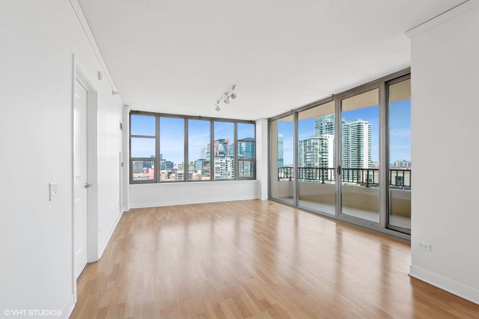 200 N Jefferson Street Unit: 1304