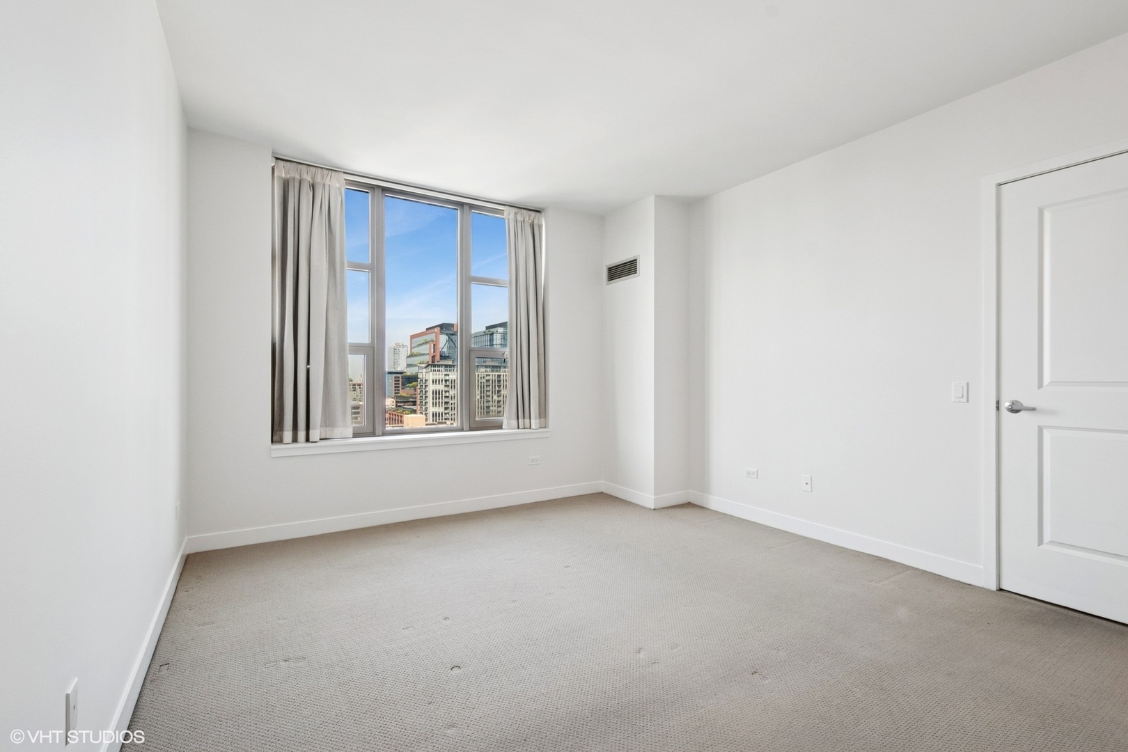 200 N Jefferson Street Unit: 1304