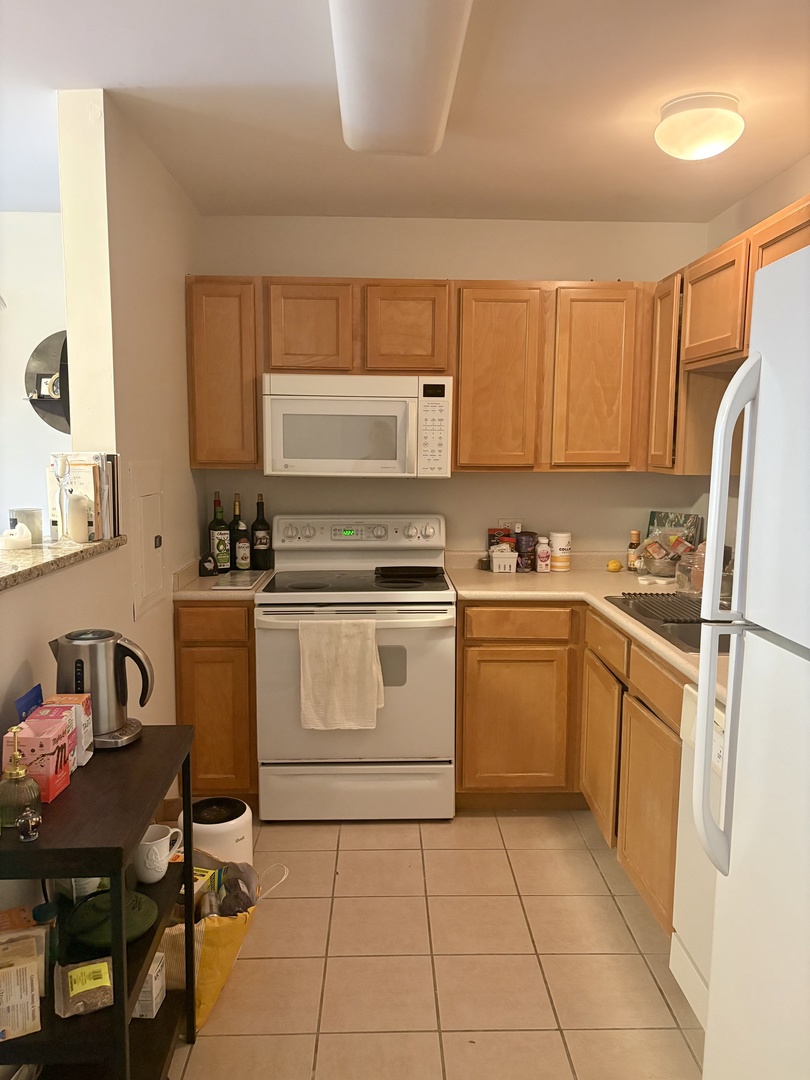 345 N LaSalle Drive Unit: 2209