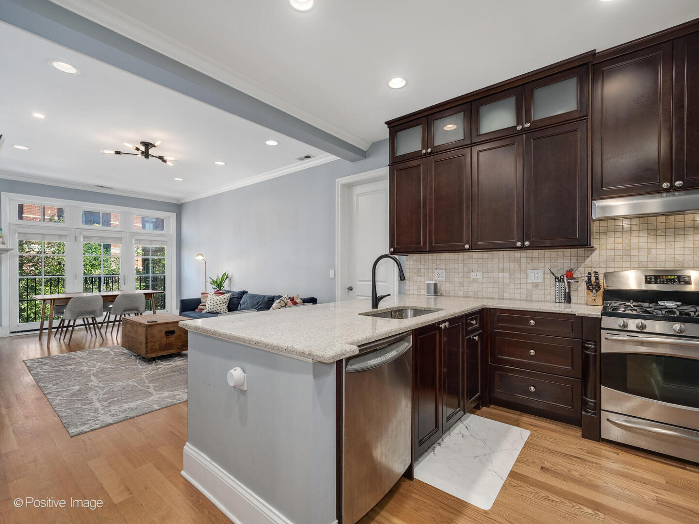 2221 W Belmont Avenue Unit: 301