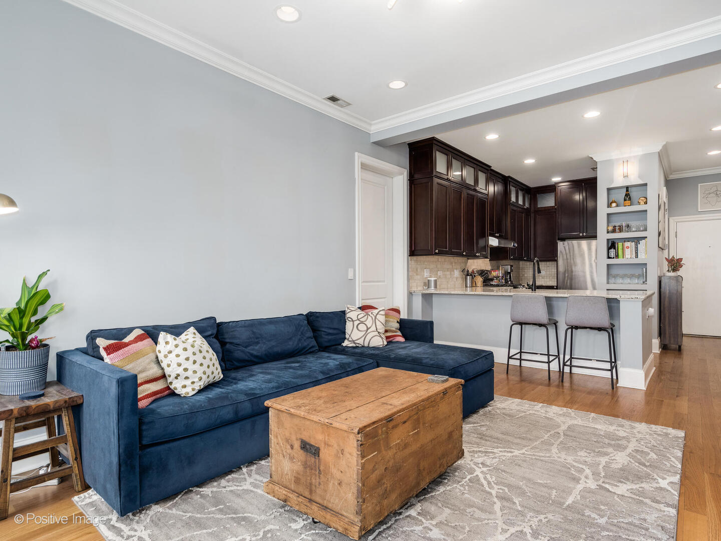 2221 W Belmont Avenue Unit: 301