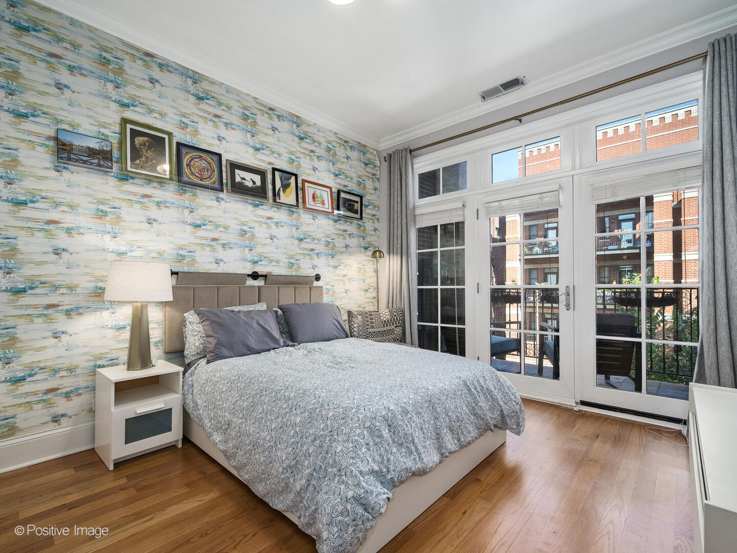2221 W Belmont Avenue Unit: 301