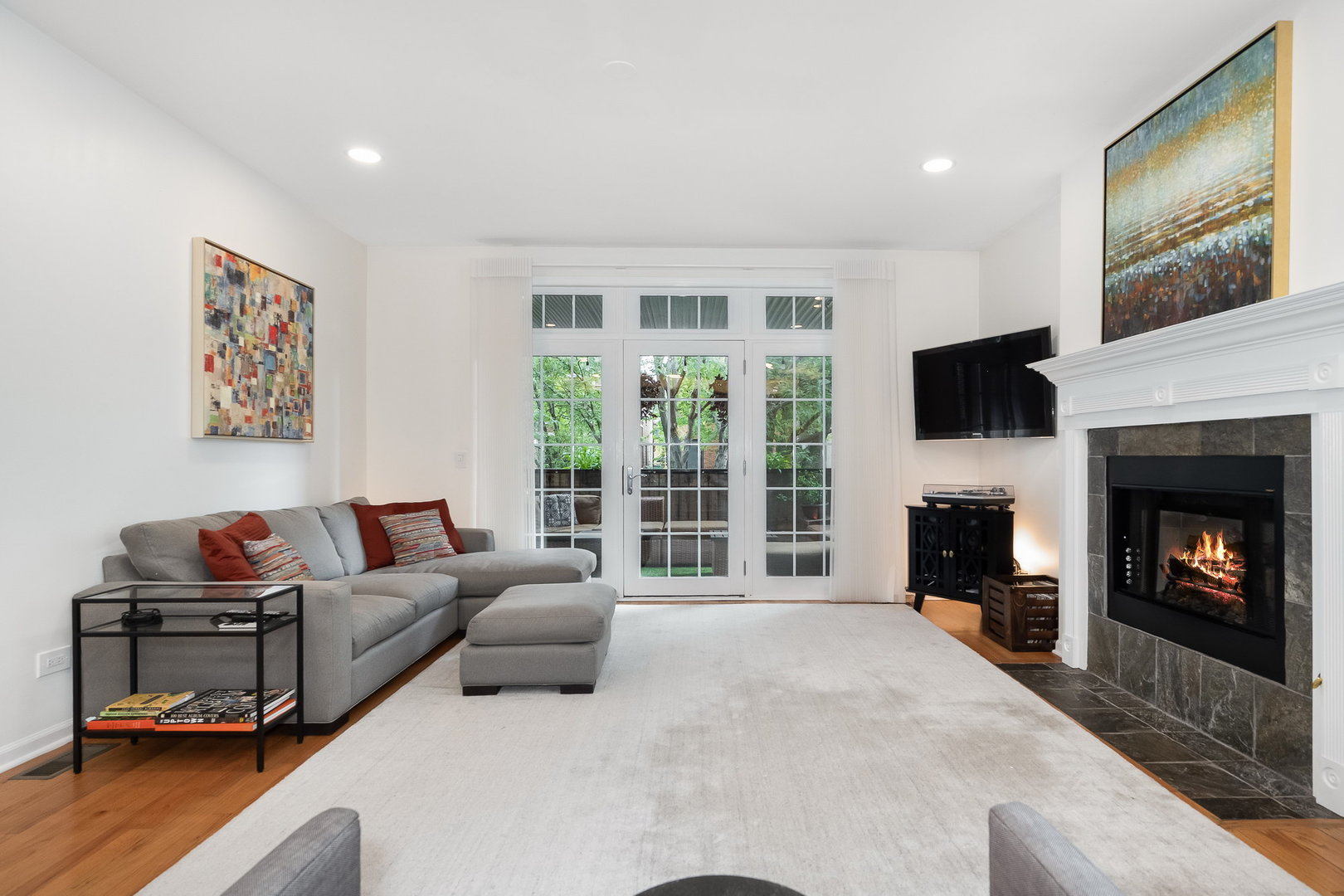 4826 N Winthrop Avenue Unit: 2S