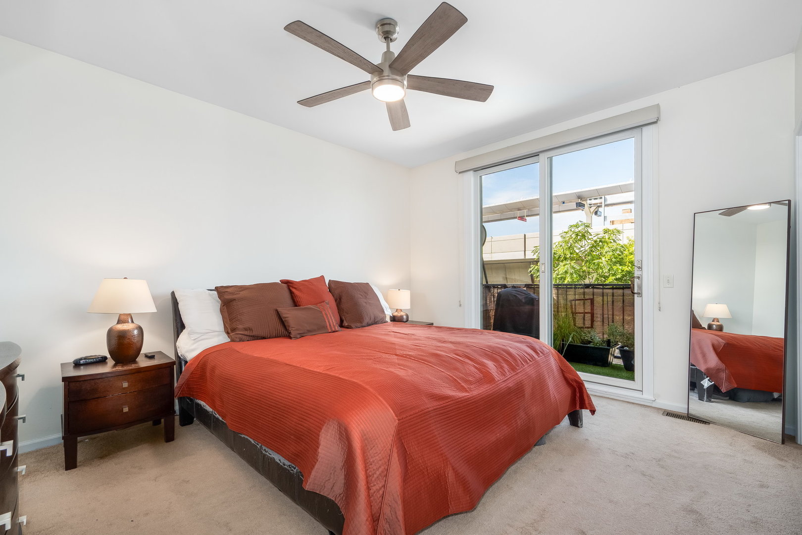 4826 N Winthrop Avenue Unit: 2S
