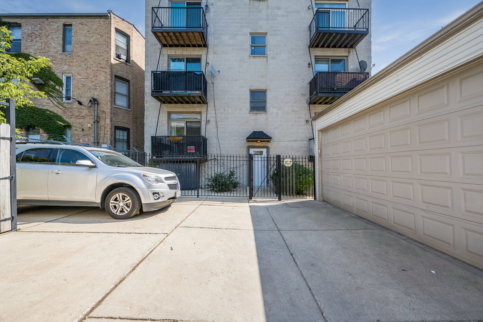 4826 N Winthrop Avenue Unit: 2S