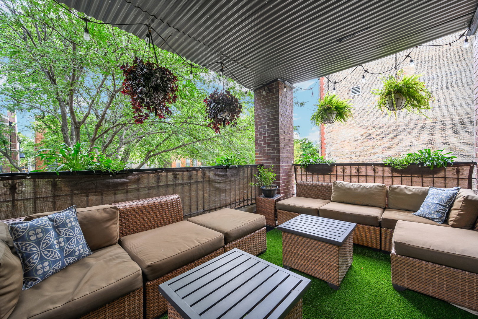 4826 N Winthrop Avenue Unit: 2S