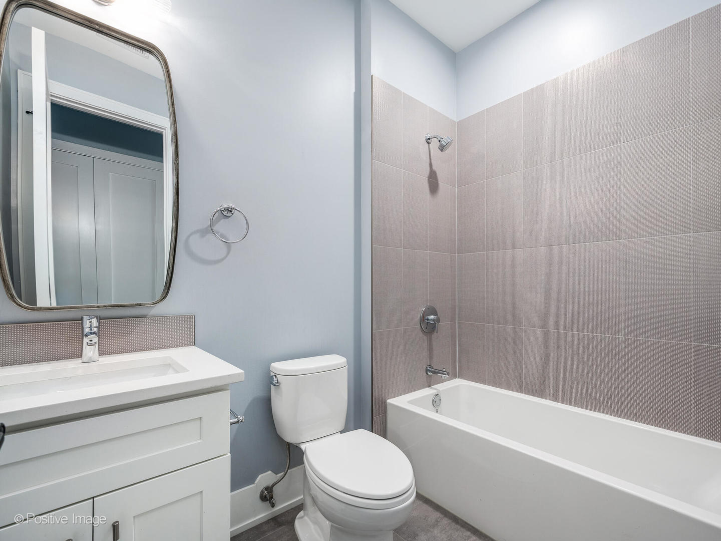 3227 N Racine Avenue Unit: 1