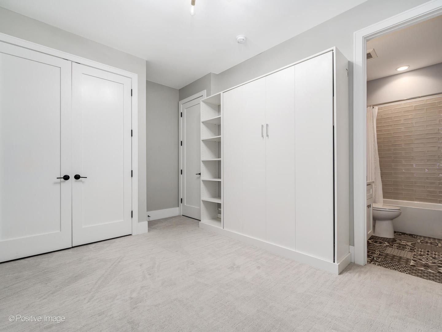 3227 N Racine Avenue Unit: 1