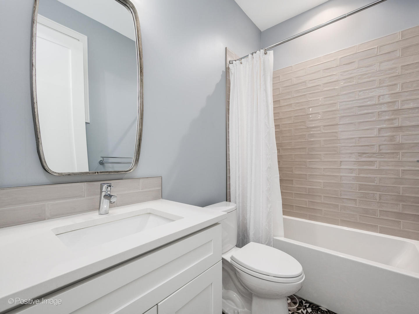 3227 N Racine Avenue Unit: 1