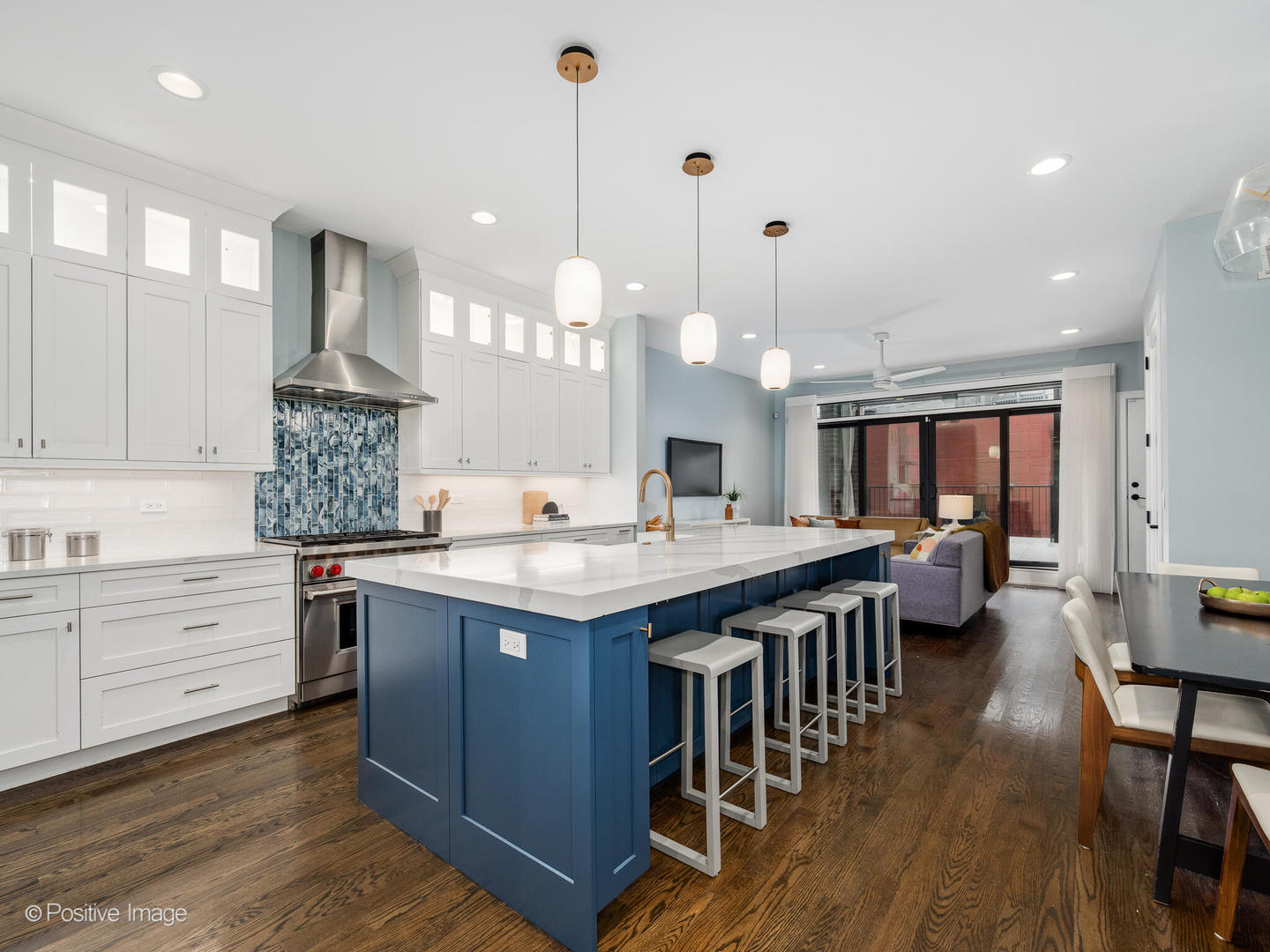 3227 N Racine Avenue Unit: 1