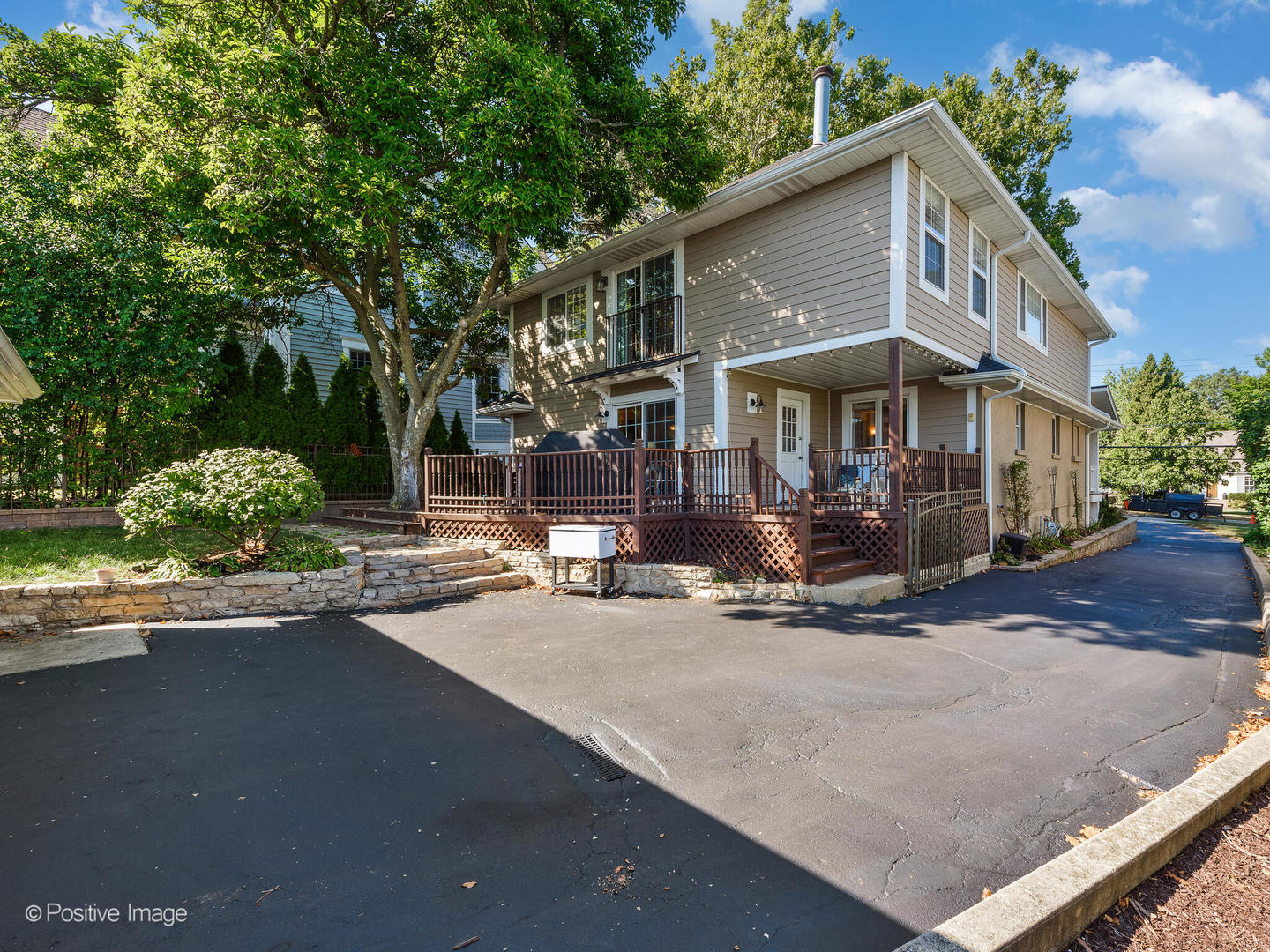 789 Hill Avenue