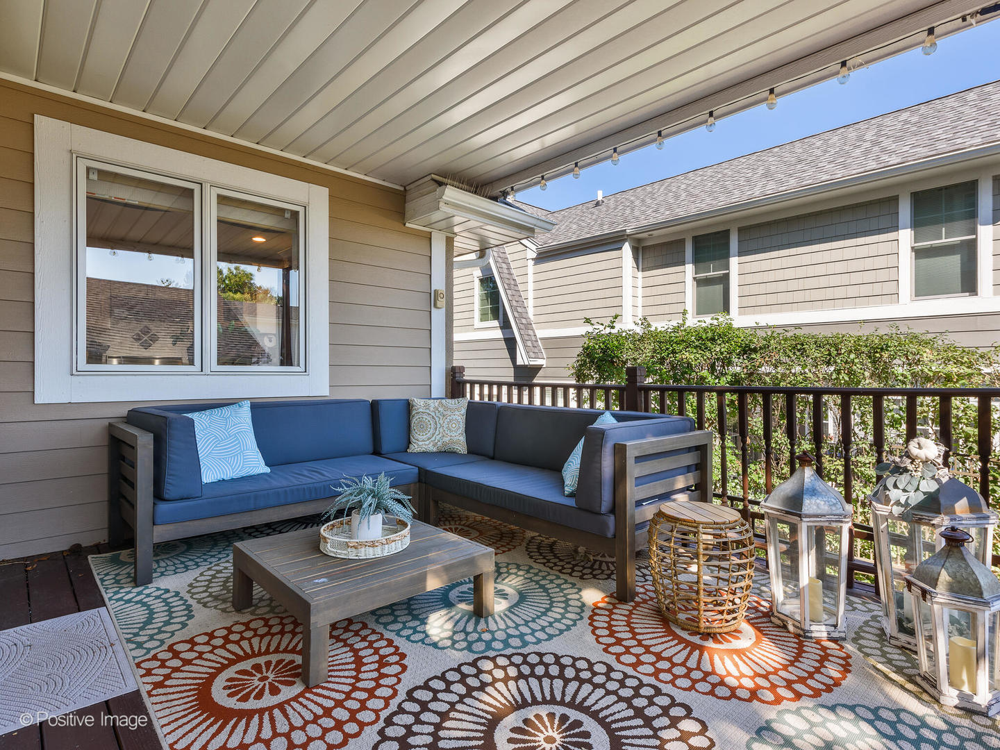 789 Hill Avenue