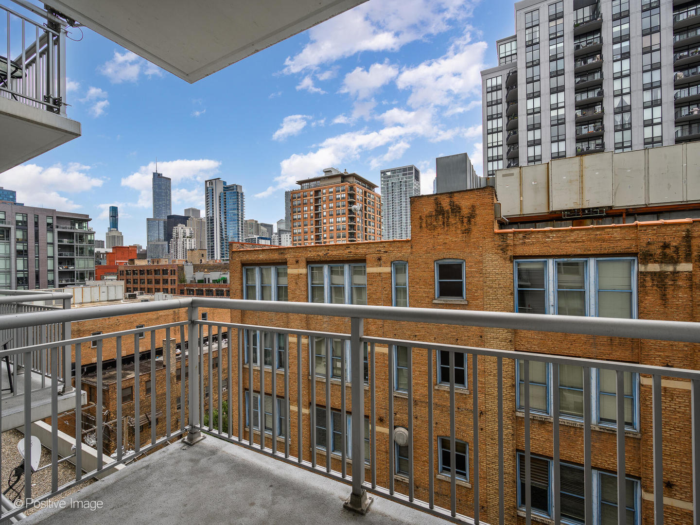 421 W Huron Street Unit: 808