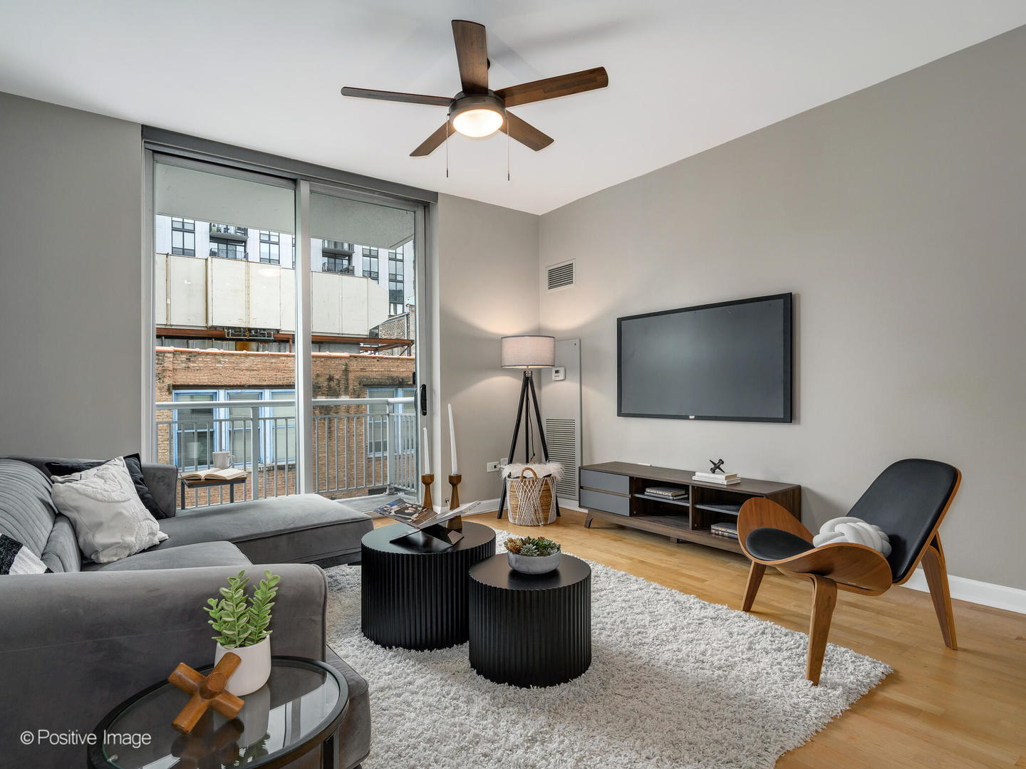 421 W Huron Street Unit: 808