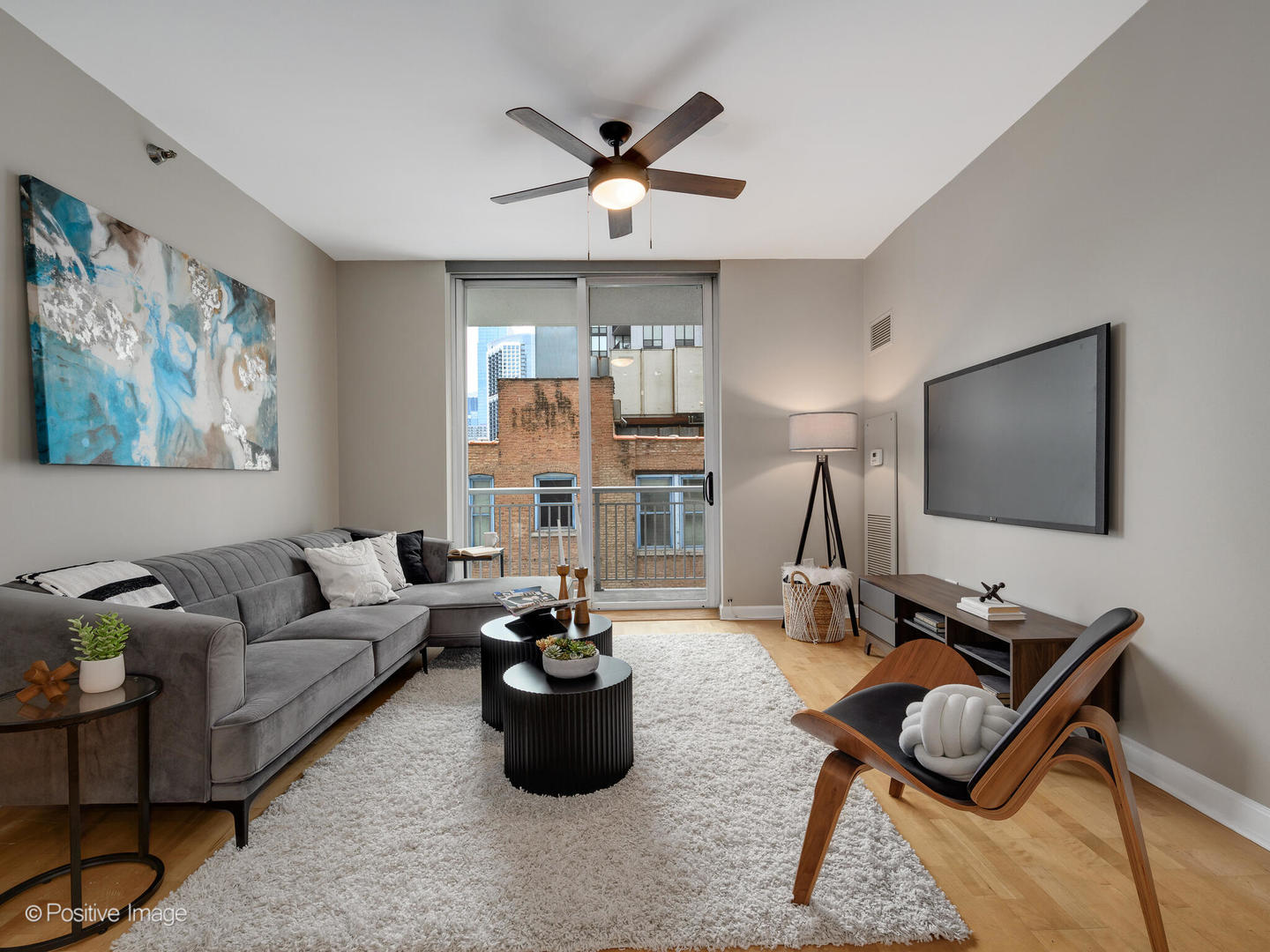 421 W Huron Street Unit: 808