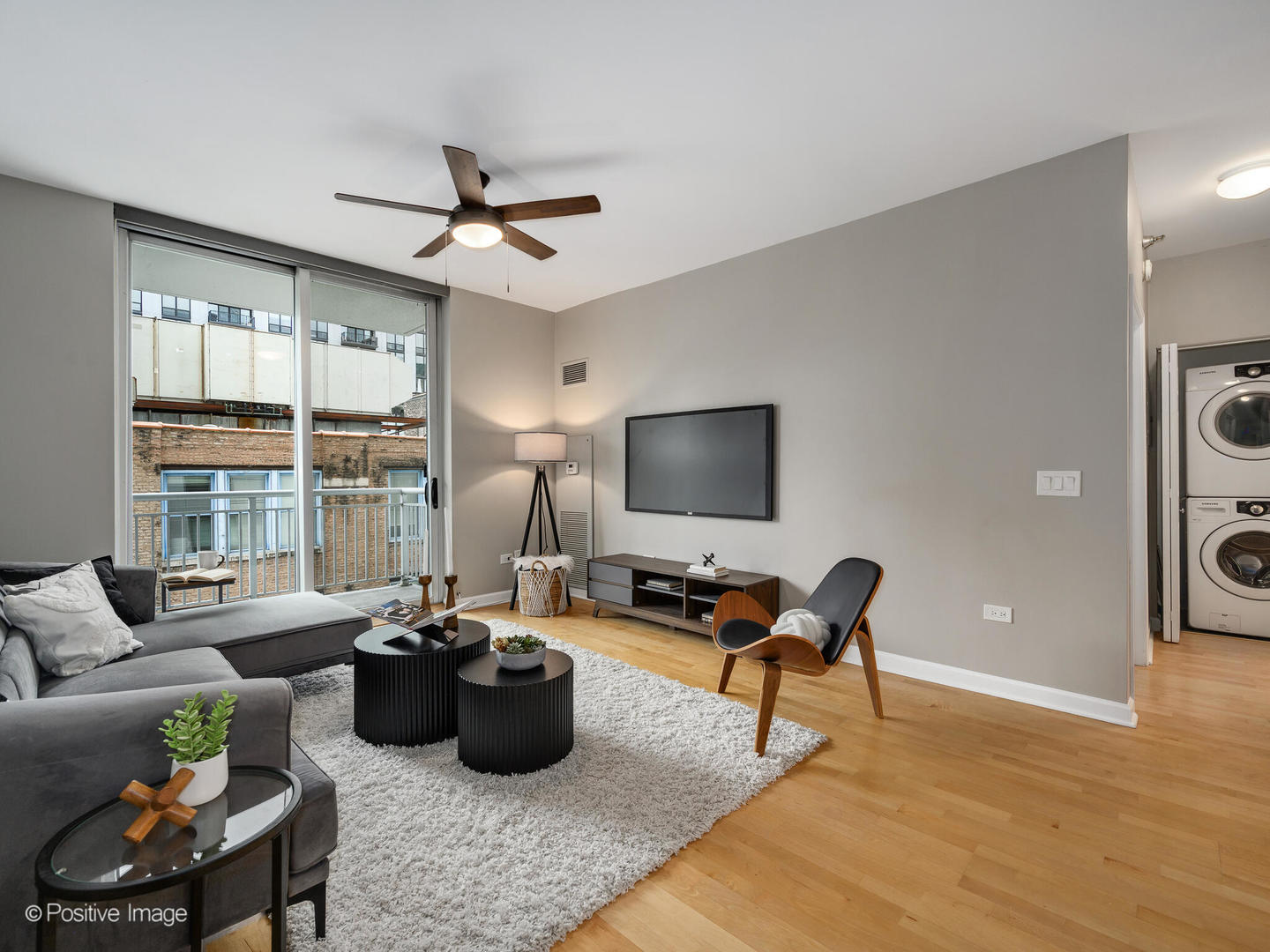 421 W Huron Street Unit: 808