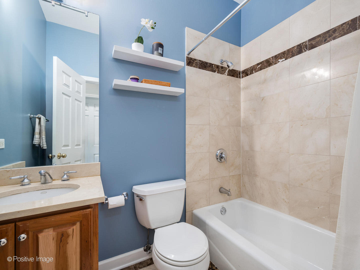 3205 N Hoyne Avenue Unit: 2A