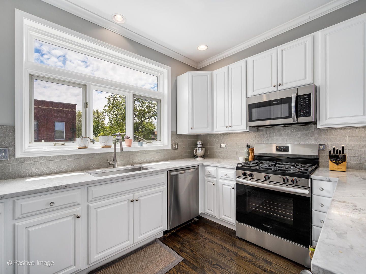 3205 N Hoyne Avenue Unit: 2A