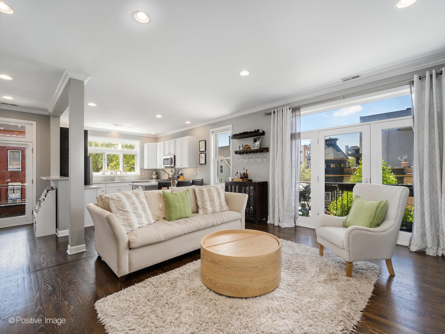 3205 N Hoyne Avenue Unit: 2A