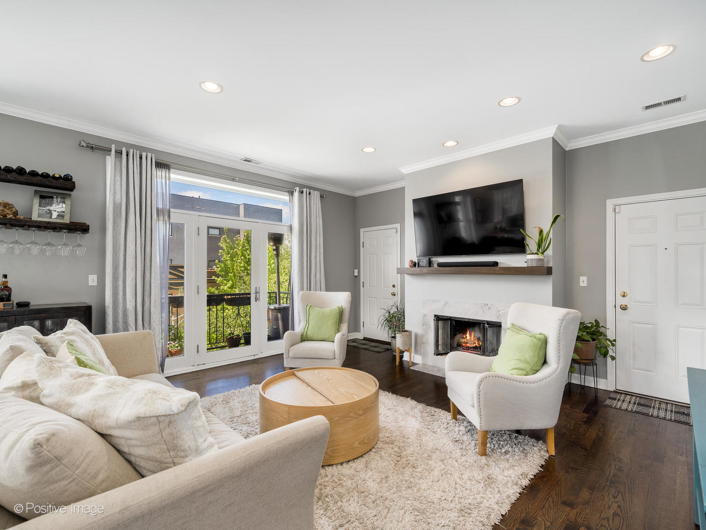 3205 N Hoyne Avenue Unit: 2A