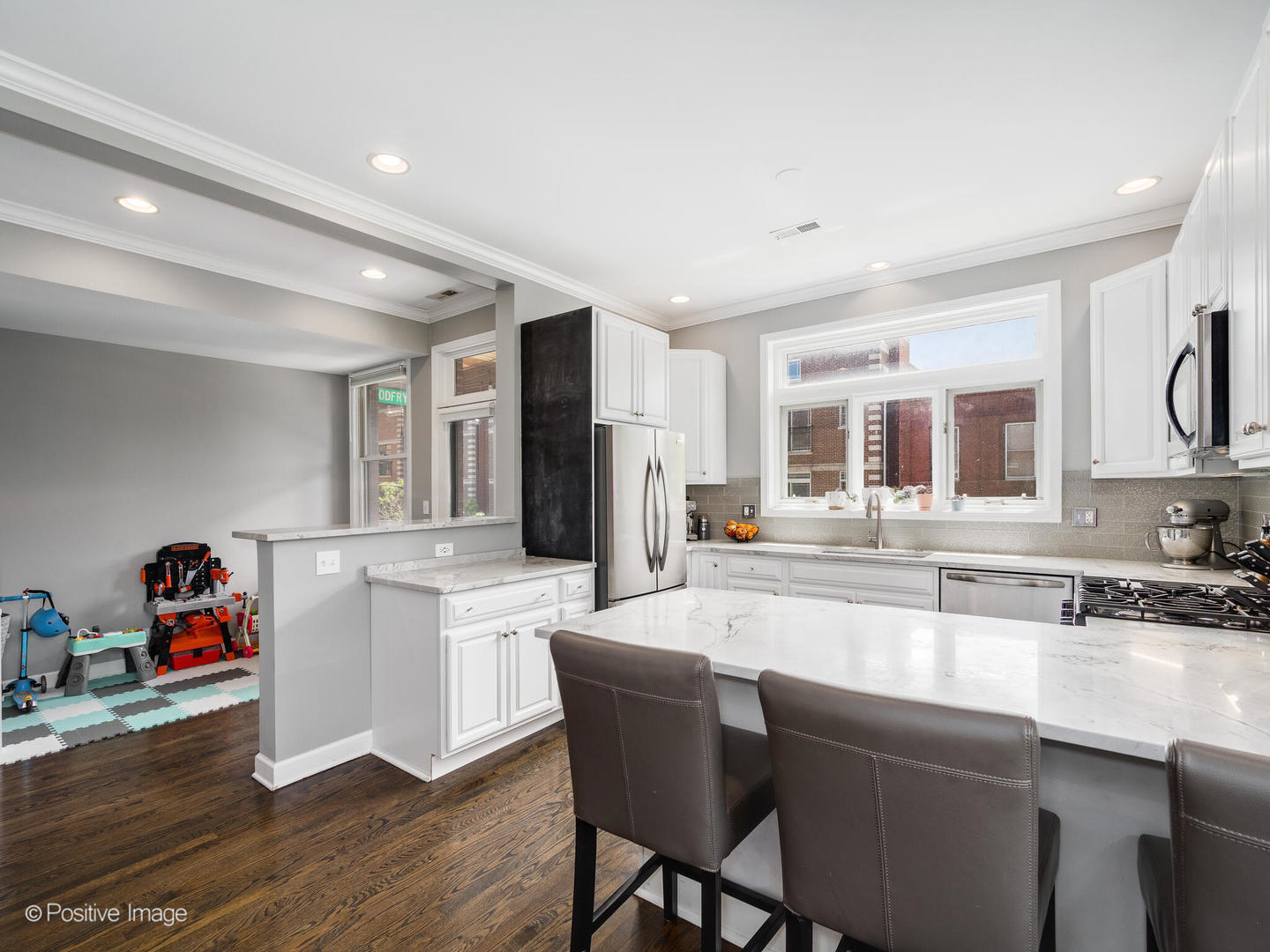 3205 N Hoyne Avenue Unit: 2A