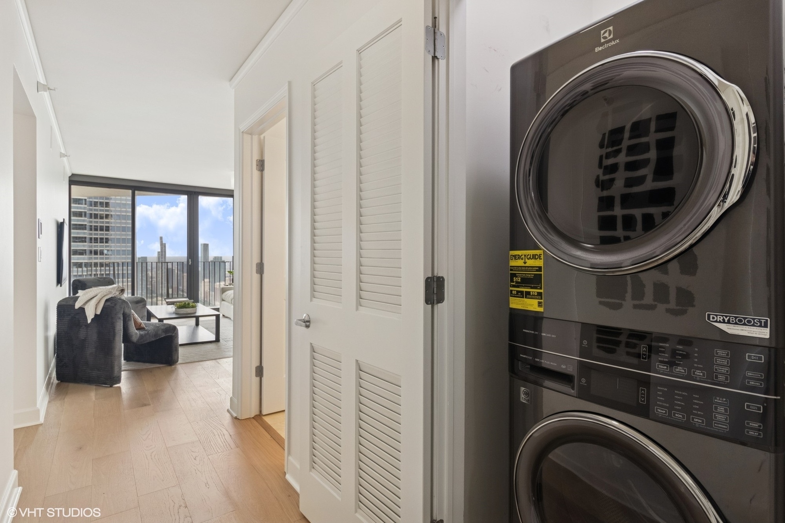 225 N Columbus Drive Unit: 6301