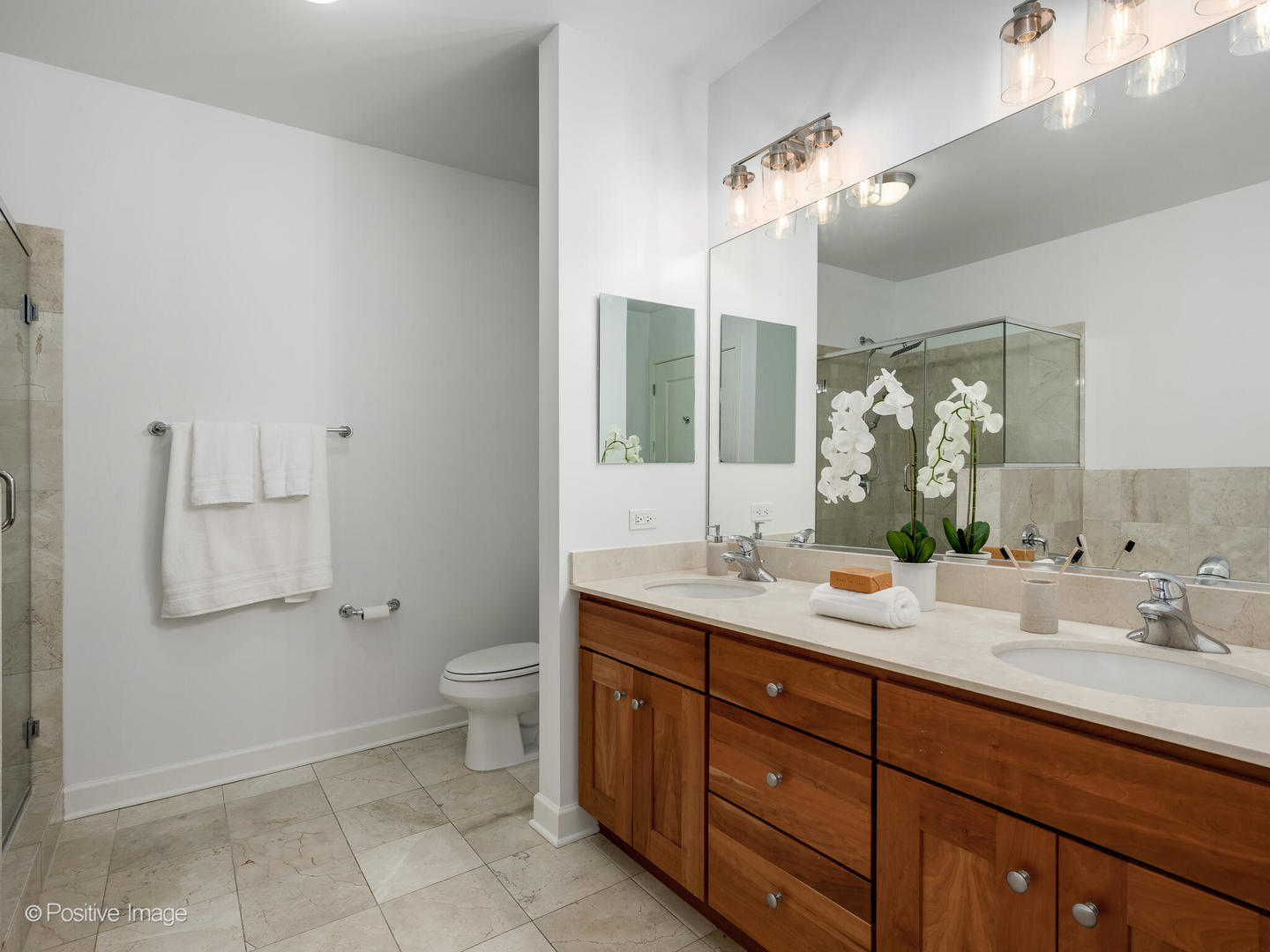 225 N Columbus Drive Unit: 6301