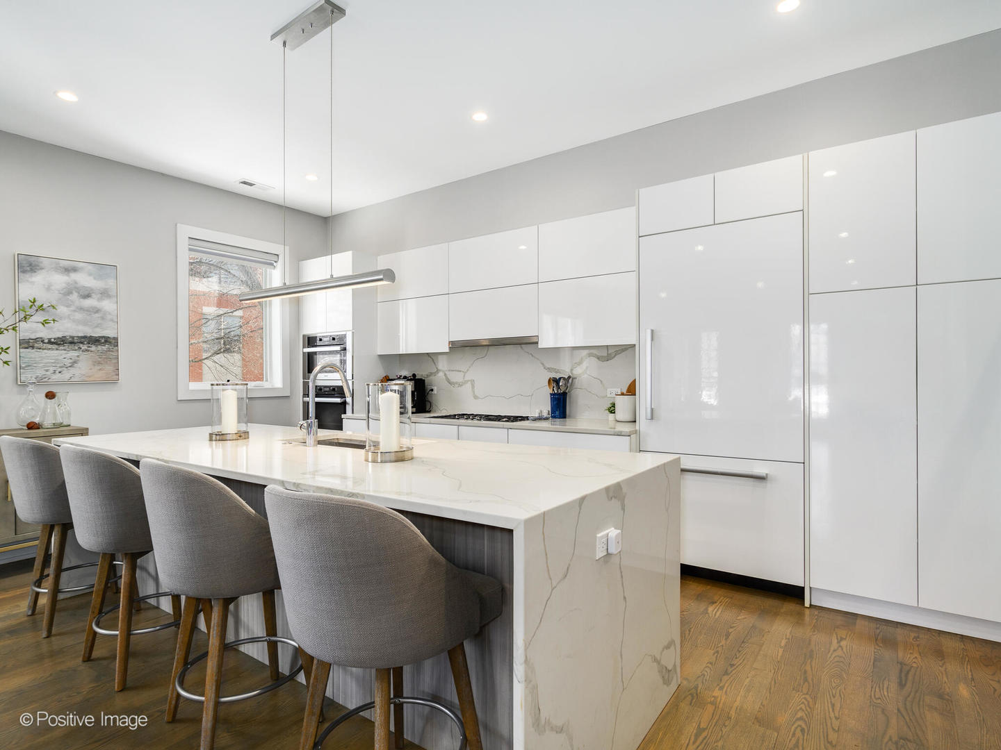 2335 W Montrose Avenue Unit: 2