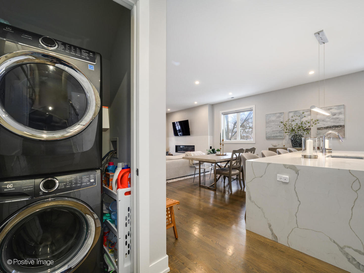 2335 W Montrose Avenue Unit: 2