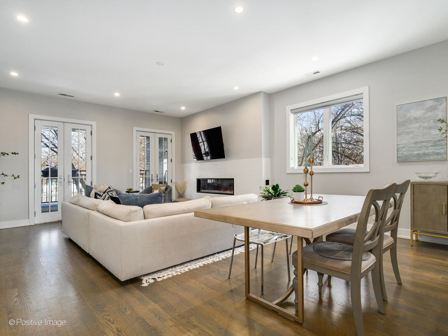 2335 W Montrose Avenue Unit: 2