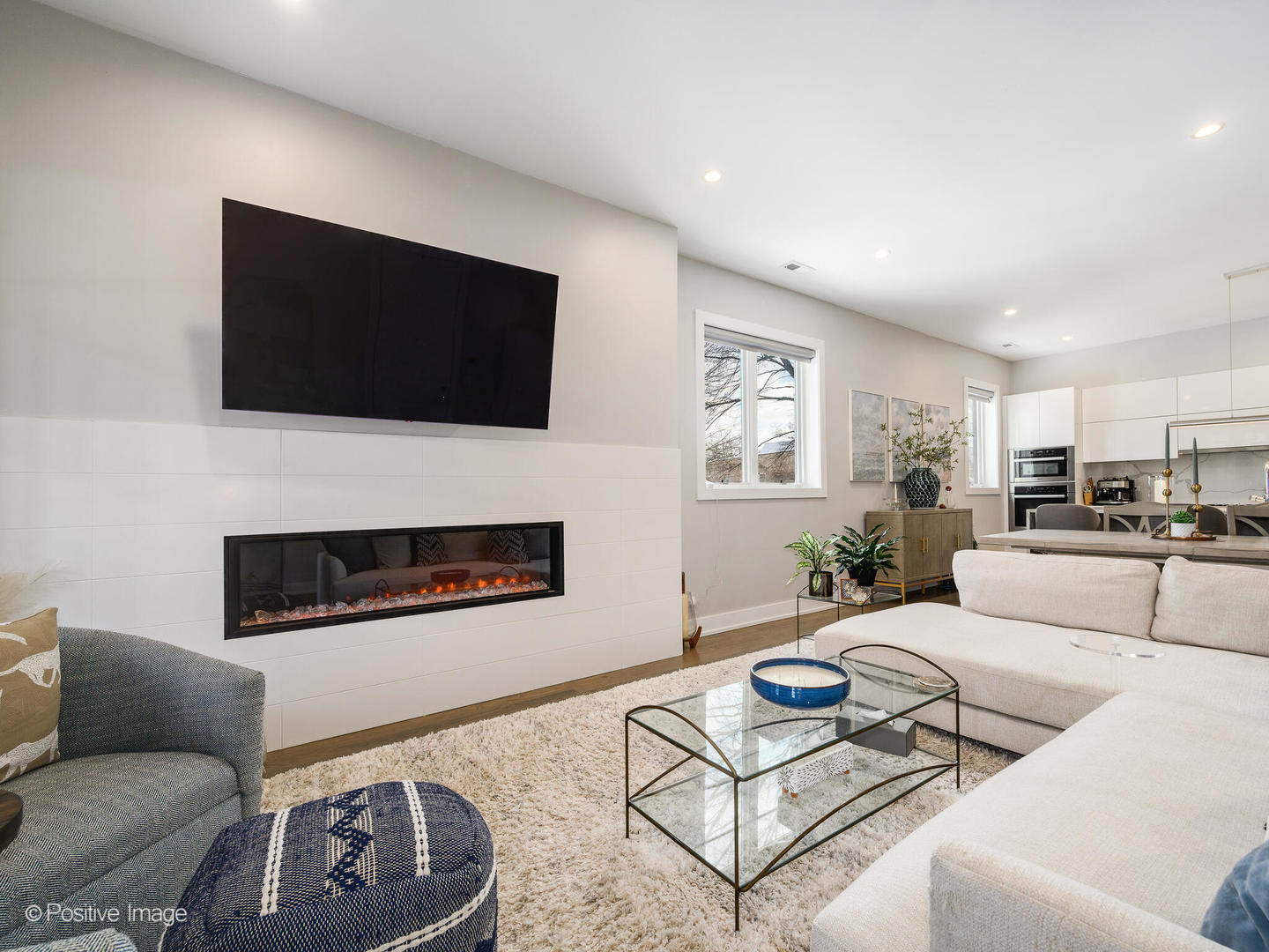 2335 W Montrose Avenue Unit: 2