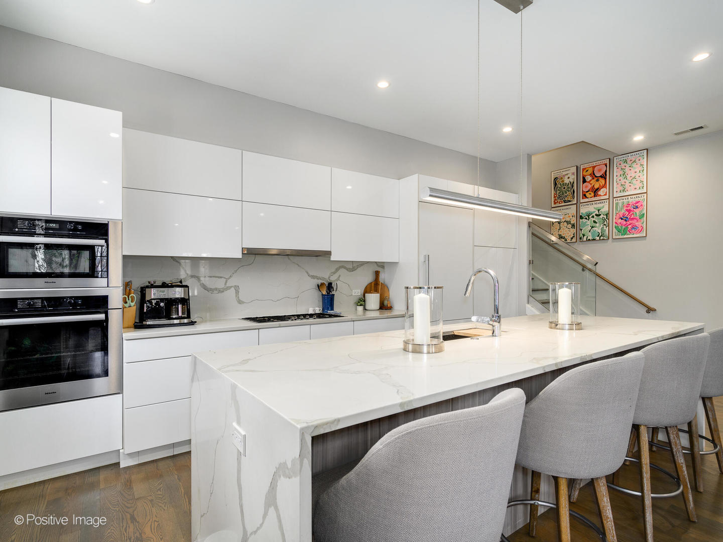 2335 W Montrose Avenue Unit: 2