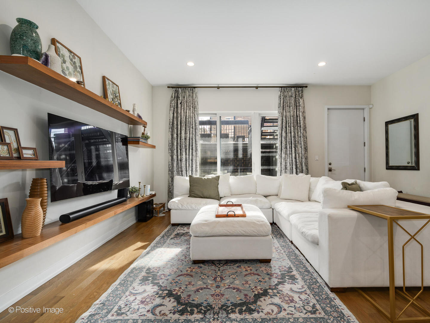 2239 W Armitage Avenue Unit: 1