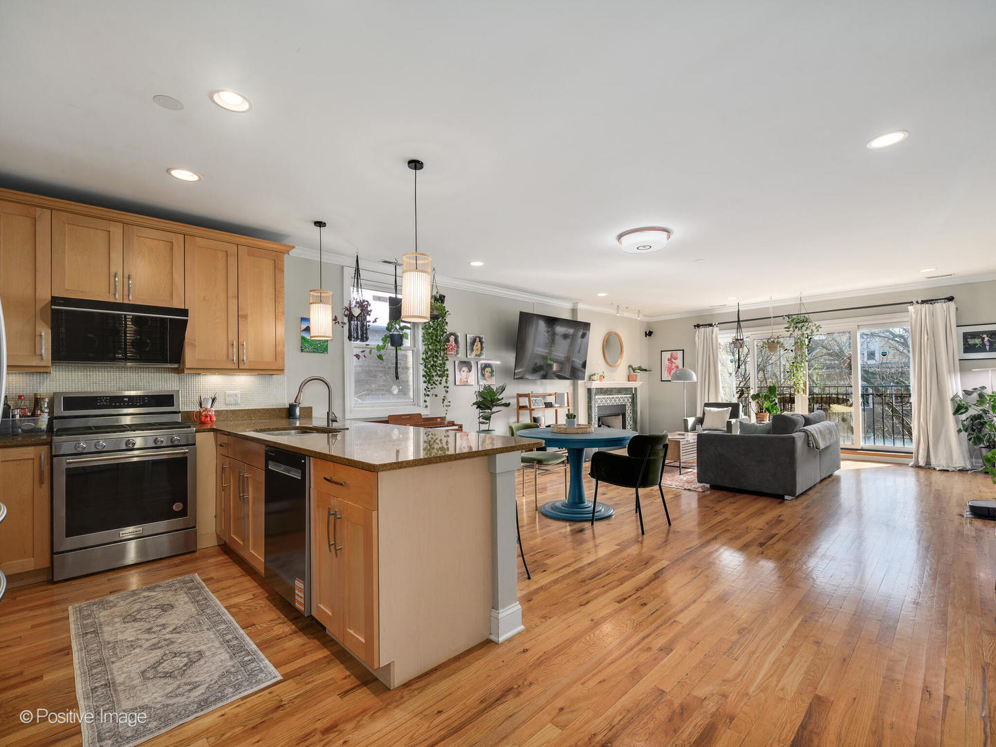 830 W Bradley Place Unit: 3S