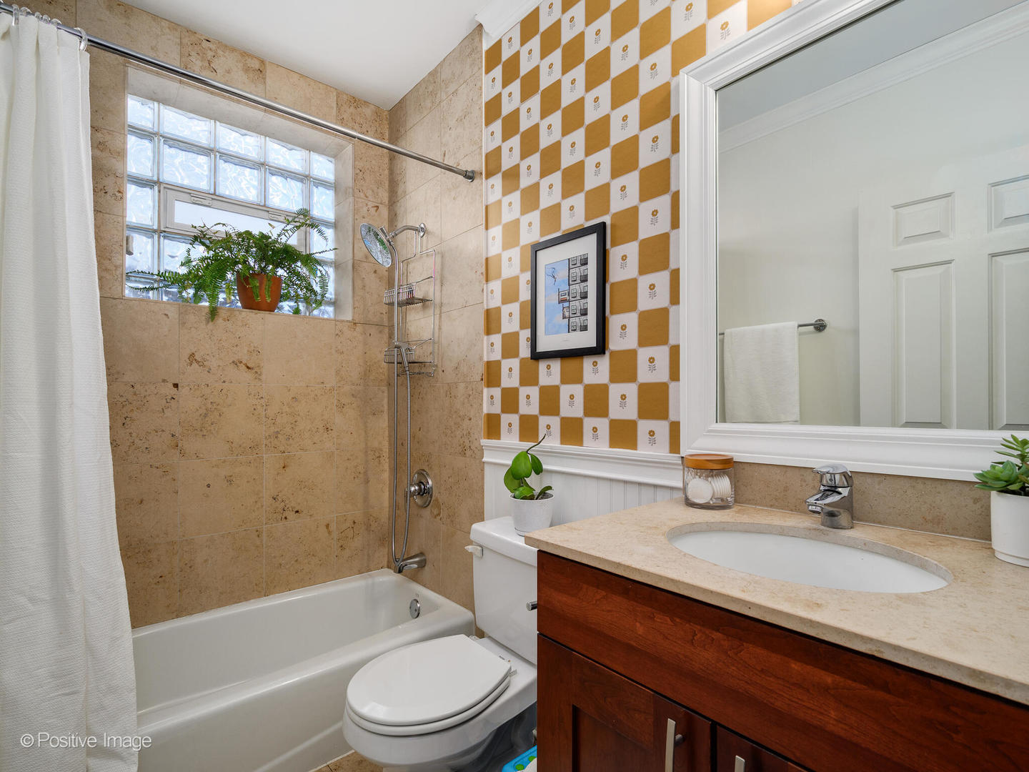 830 W Bradley Place Unit: 3S