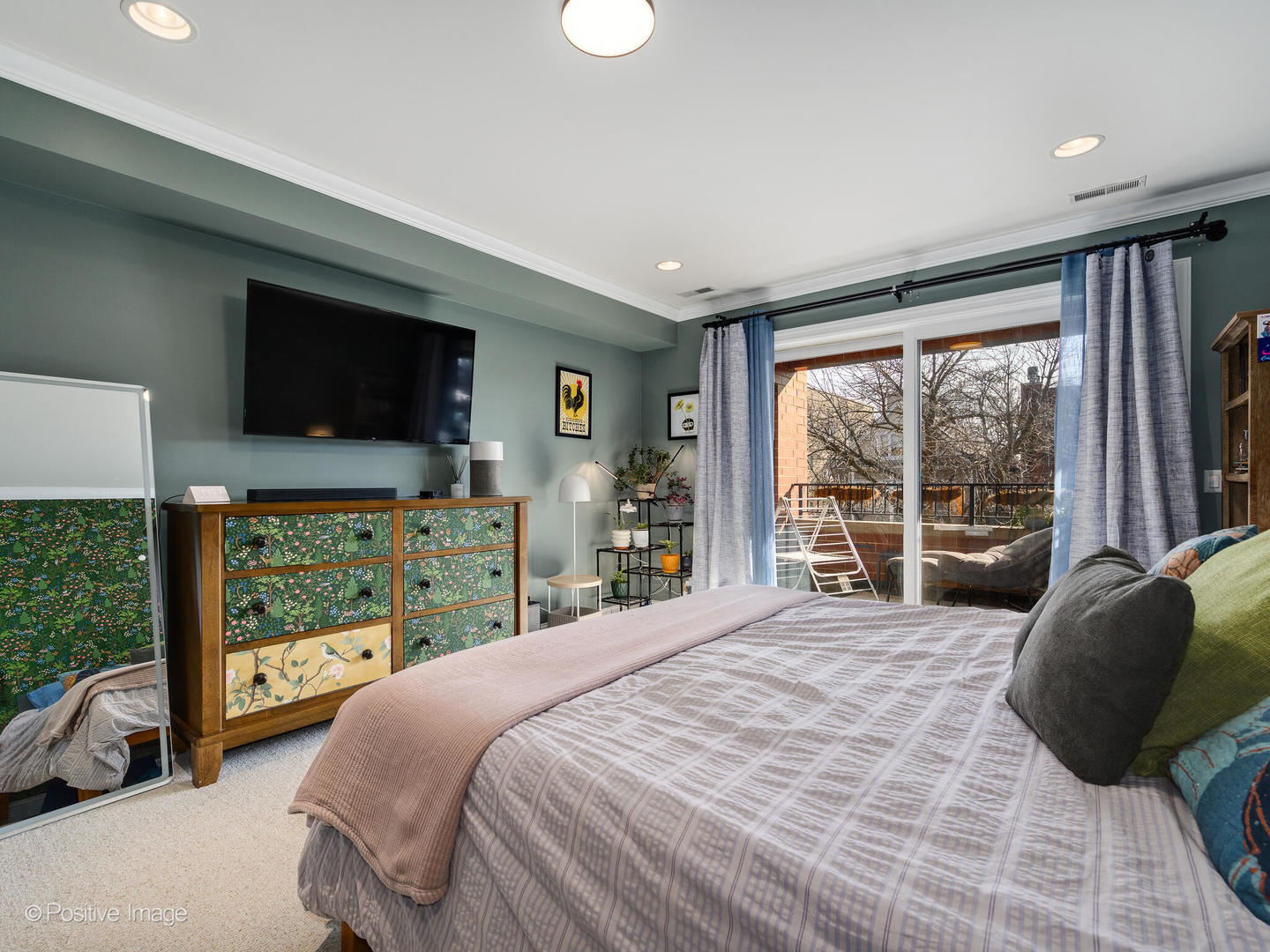 830 W Bradley Place Unit: 3S