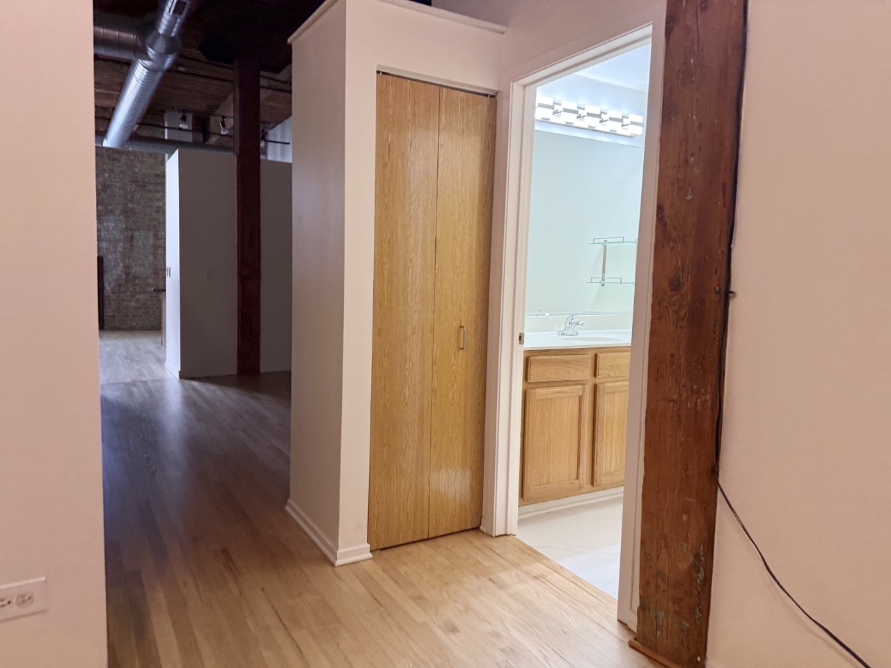 1500 W Monroe Street Unit: 605