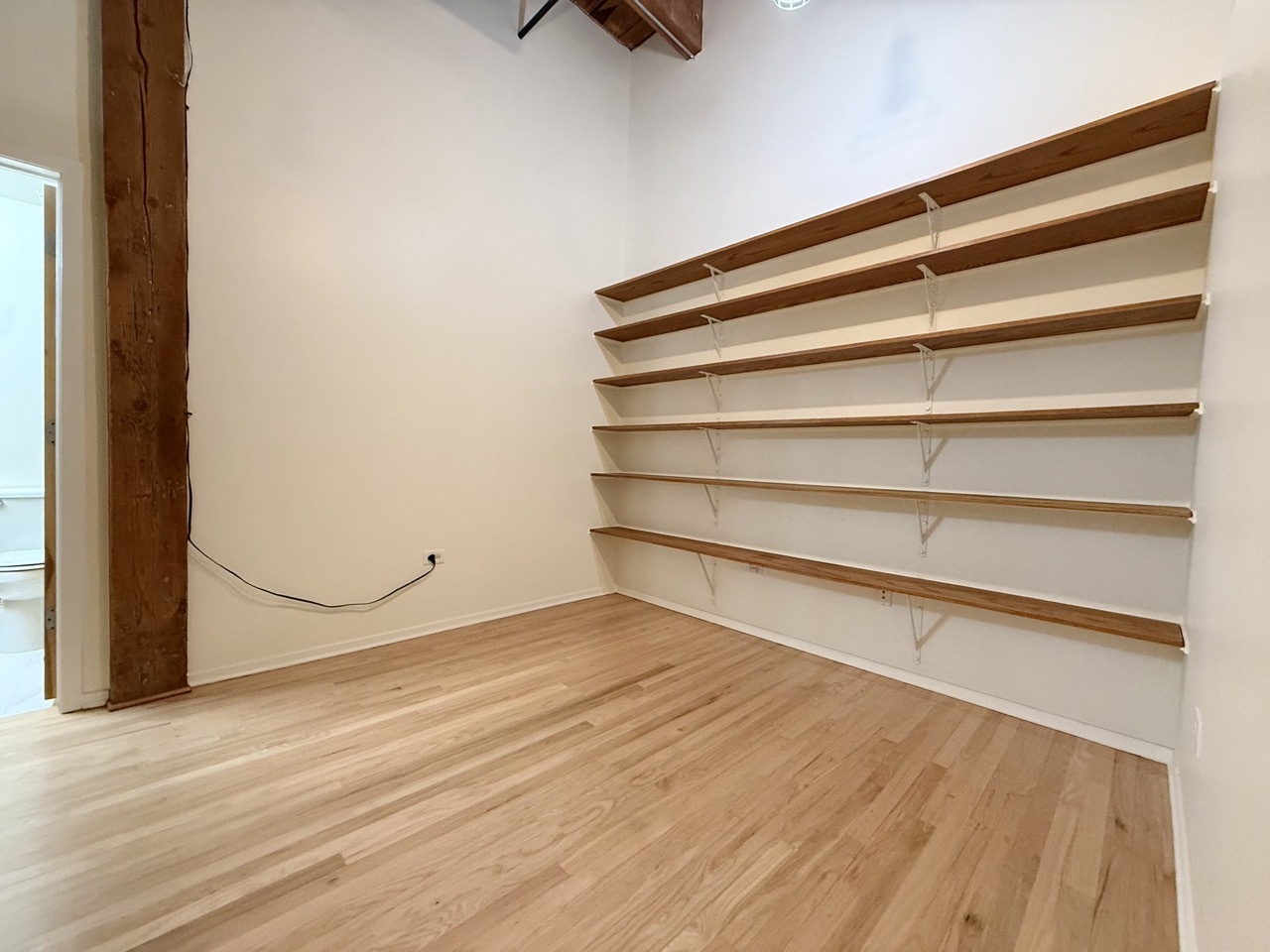 1500 W Monroe Street Unit: 605