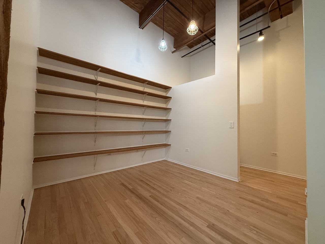 1500 W Monroe Street Unit: 605