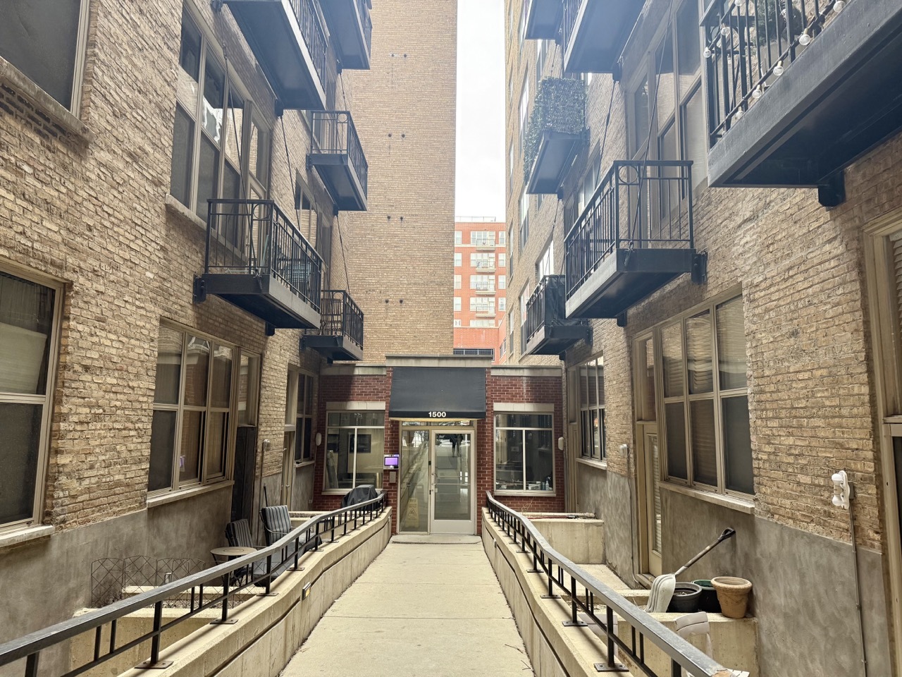 1500 W Monroe Street Unit: 605