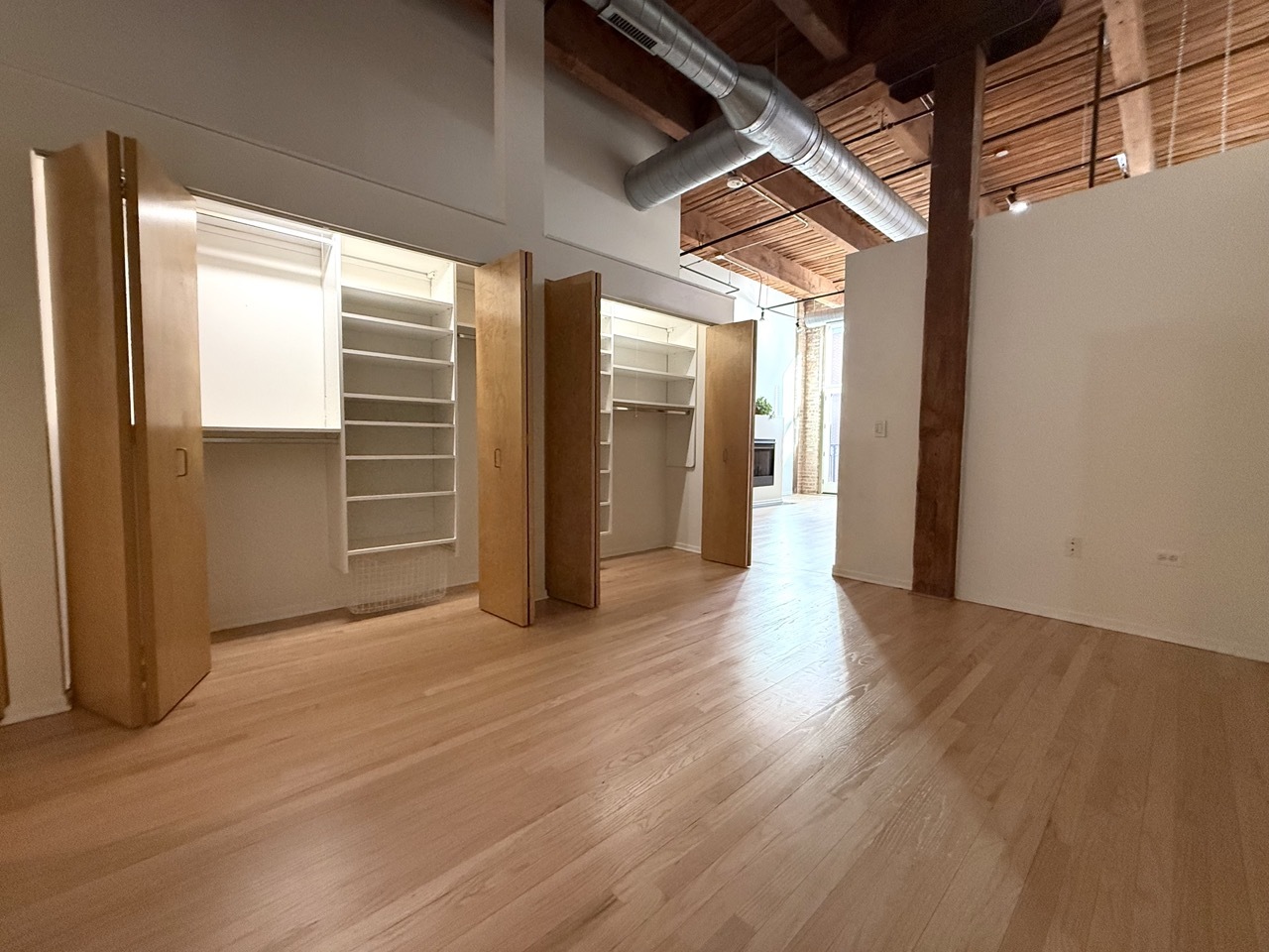 1500 W Monroe Street Unit: 605