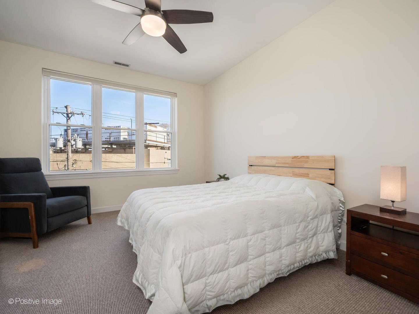 2733 N Lincoln Avenue Unit: C