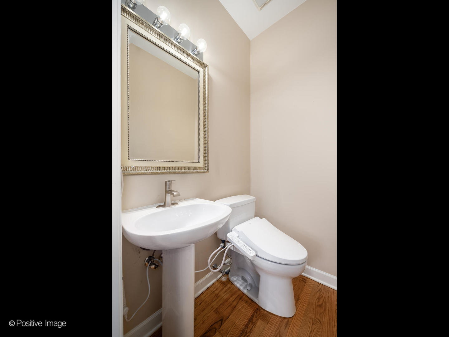 2733 N Lincoln Avenue Unit: C