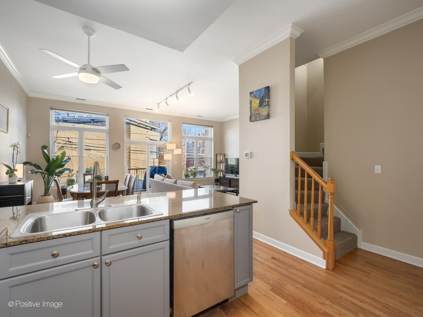 2733 N Lincoln Avenue Unit: C