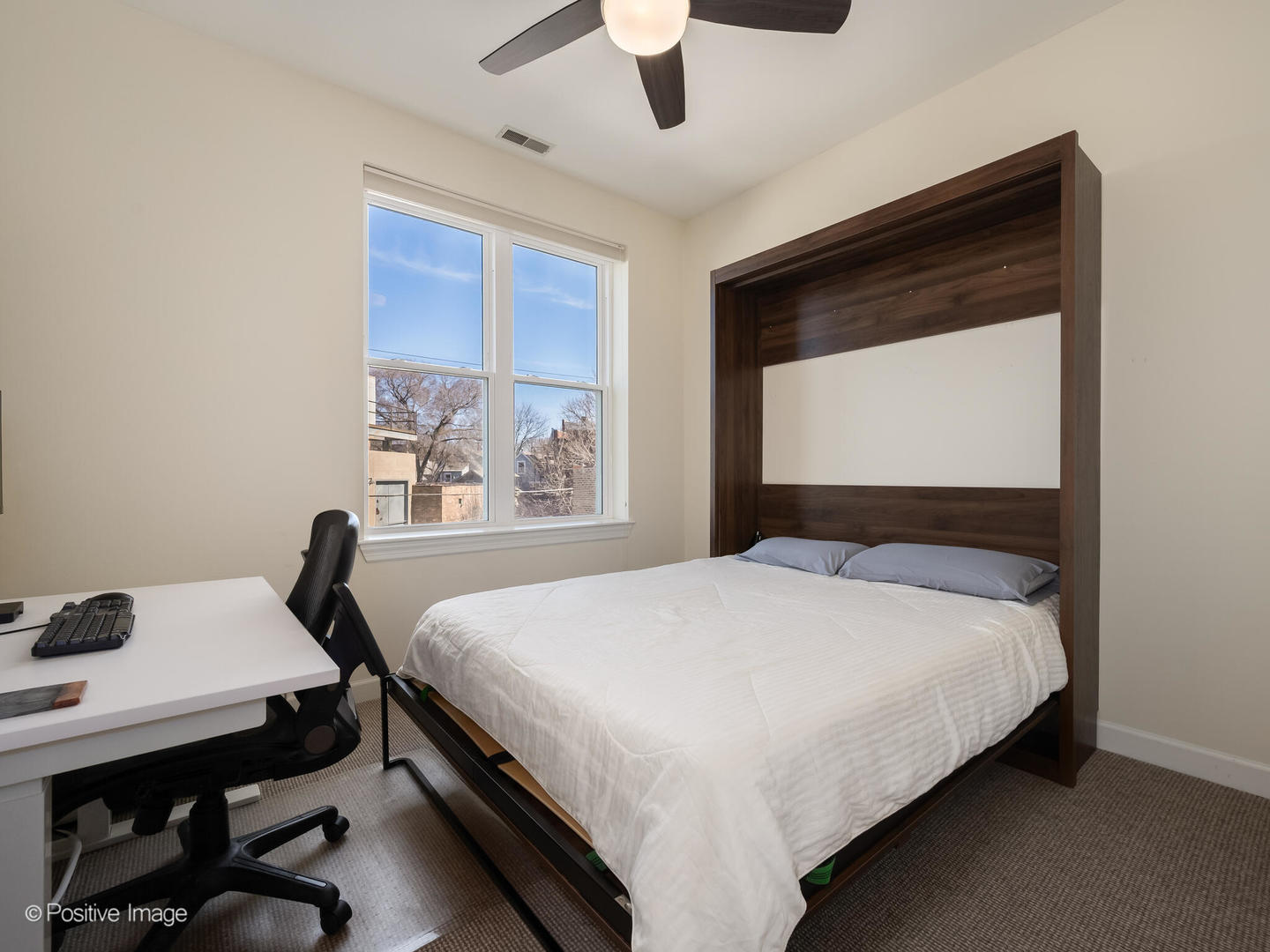 2733 N Lincoln Avenue Unit: C