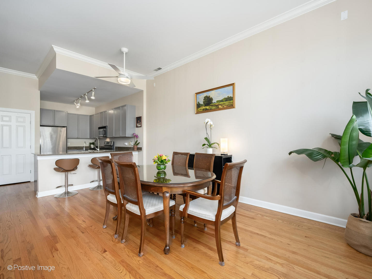 2733 N Lincoln Avenue Unit: C