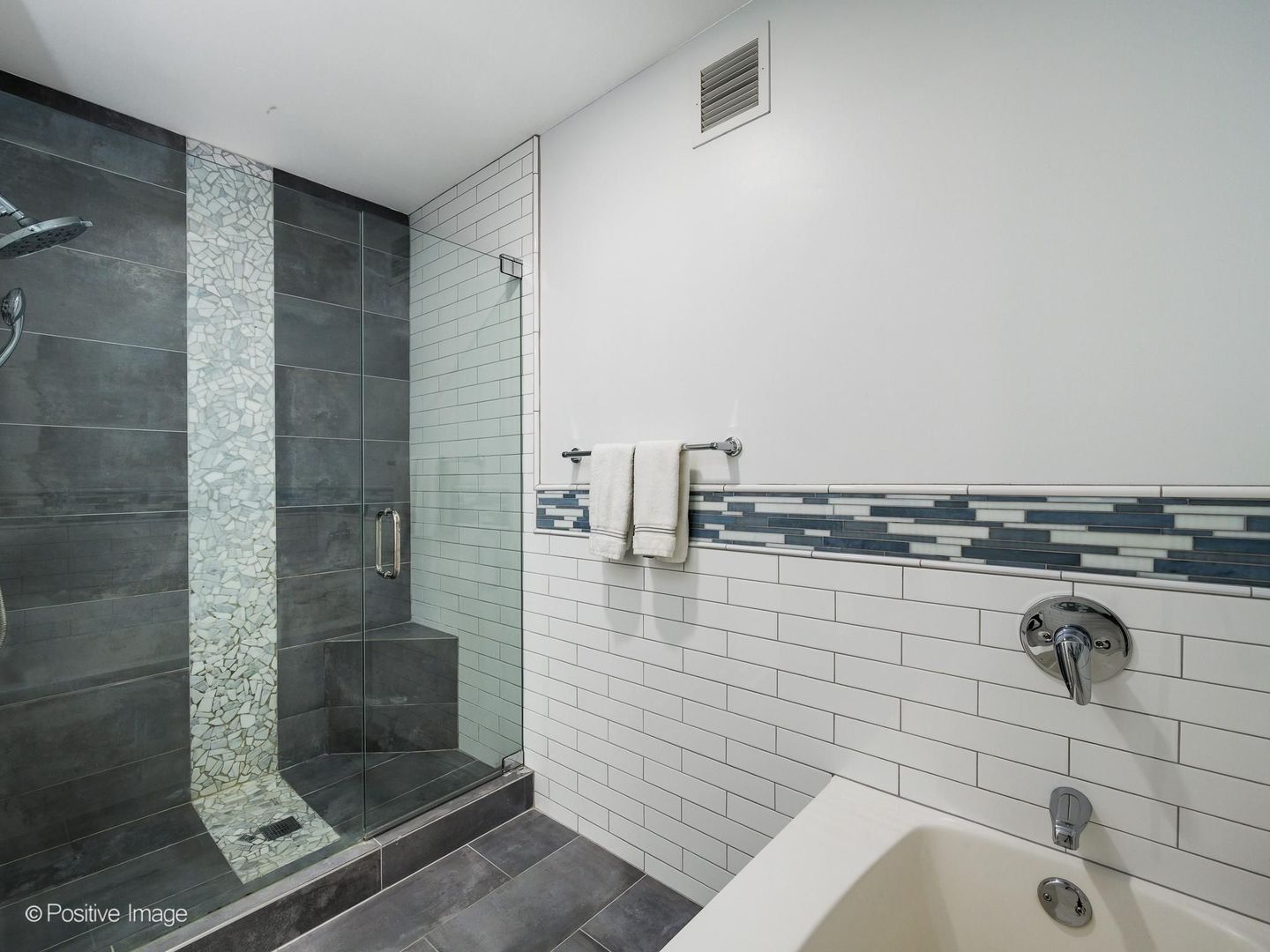 225 N Columbus Drive Unit: 6705