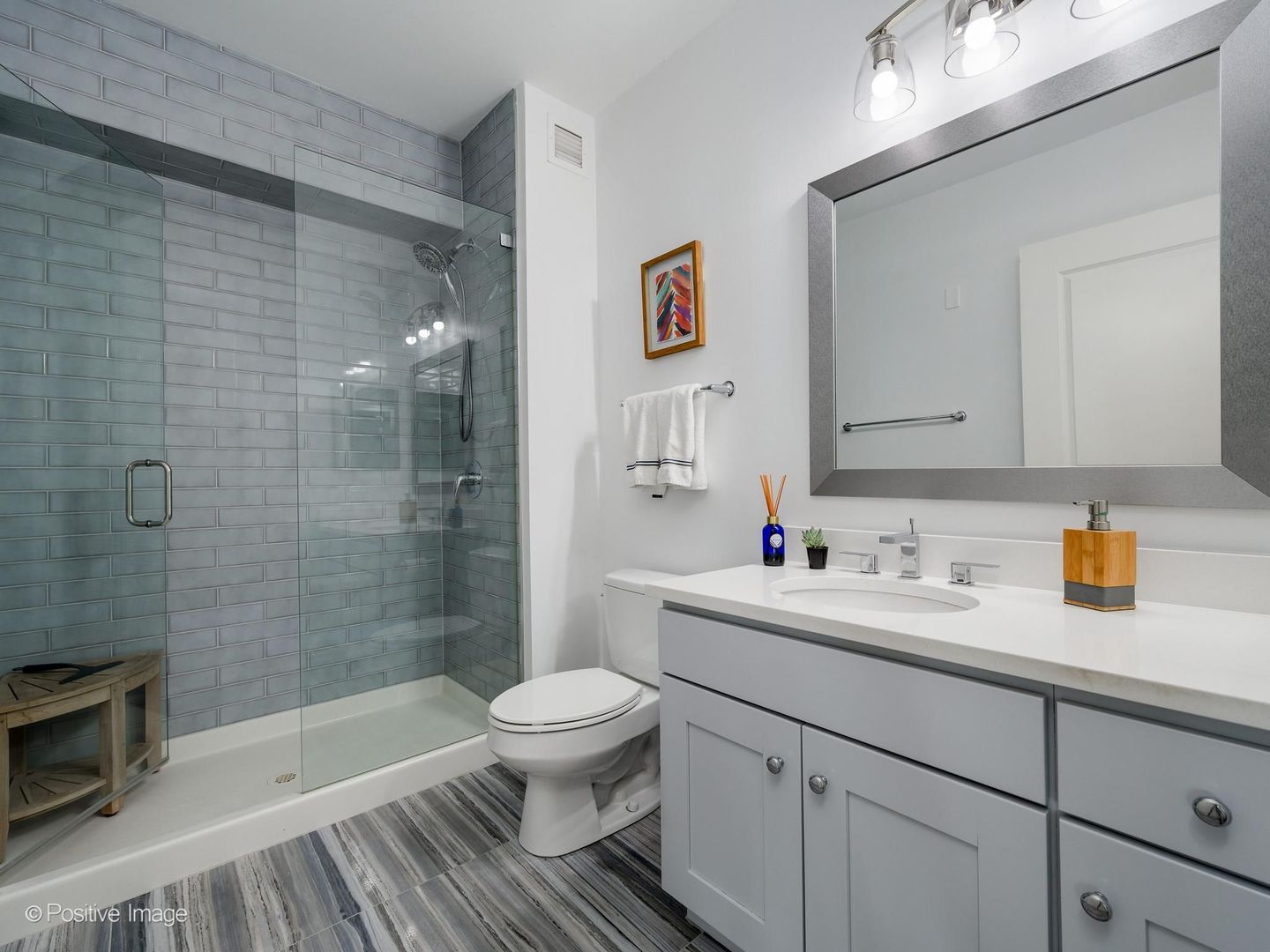 225 N Columbus Drive Unit: 6705