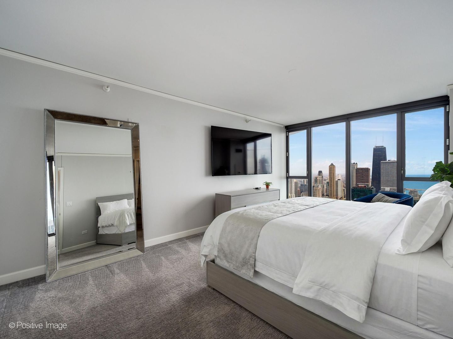 225 N Columbus Drive Unit: 6705